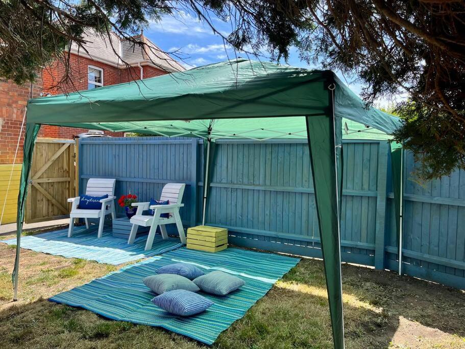 Beach Home With Garden, Close To New Forest ボーンマス エクステリア 写真